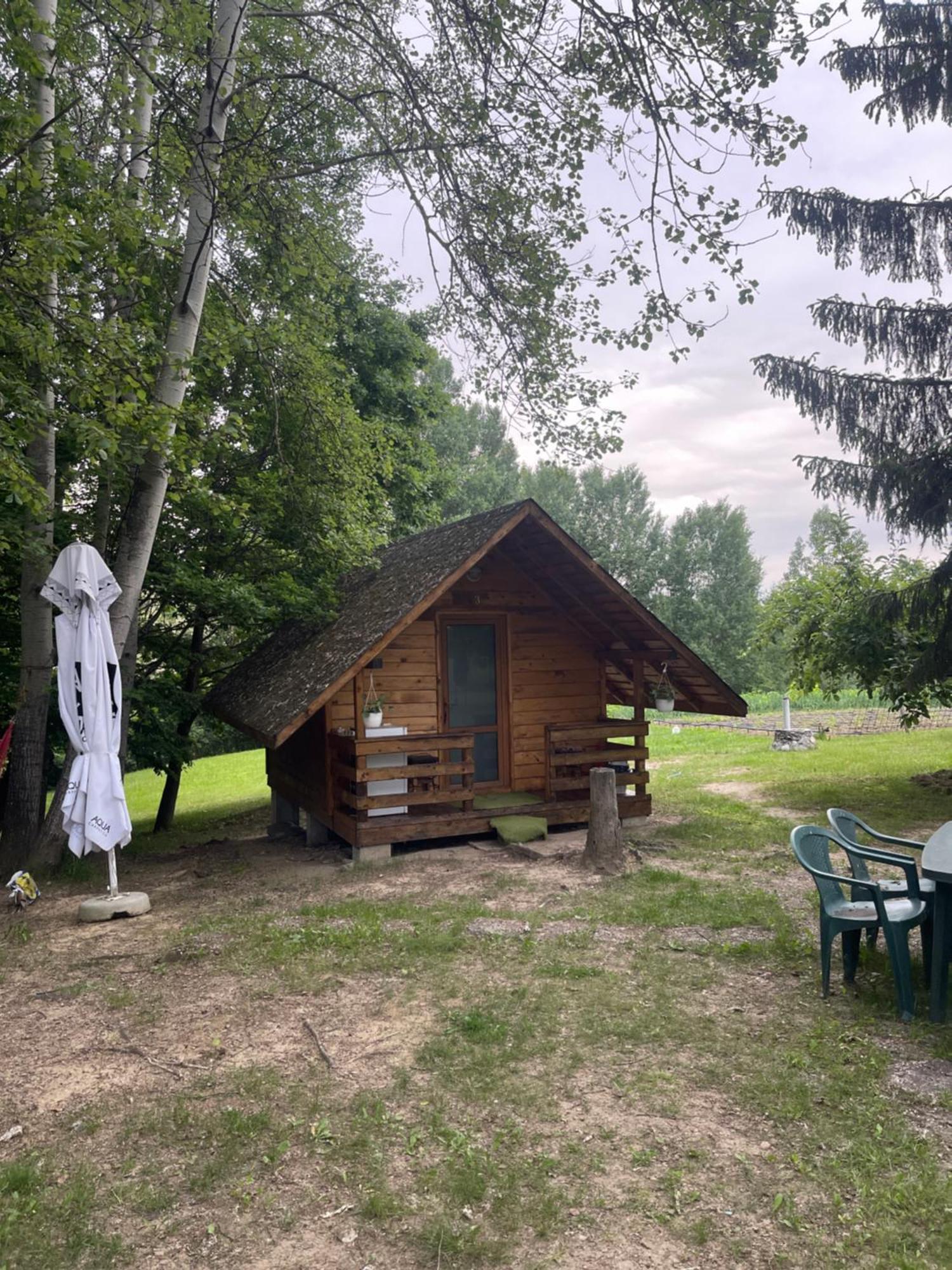 Hotel Camping Dragoske Ciofrîngeni Esterno foto